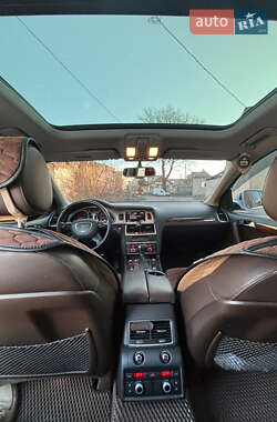 Внедорожник / Кроссовер Audi Q7 2015 в 