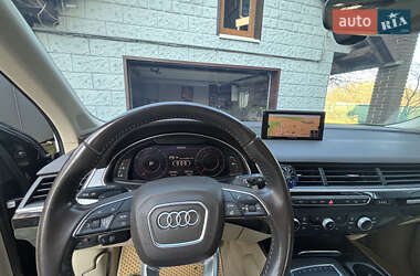 Позашляховик / Кросовер Audi Q7 2018 в 