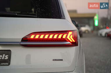 Внедорожник / Кроссовер Audi Q7 2020 в 