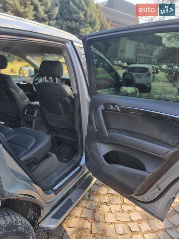 Позашляховик / Кросовер Audi Q7 2006 в Ужгороді
