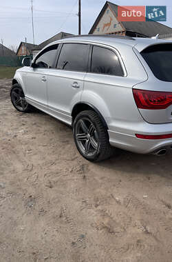 Внедорожник / Кроссовер Audi Q7 2013 в 
