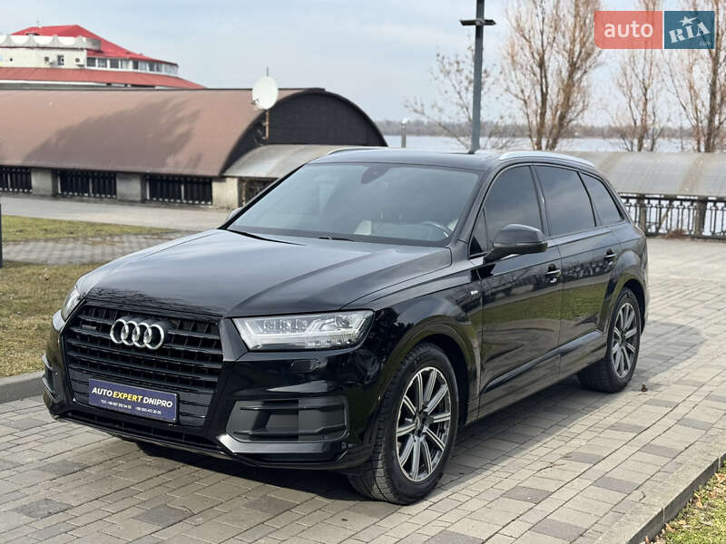 Внедорожник / Кроссовер Audi Q7 2017 в Днепре