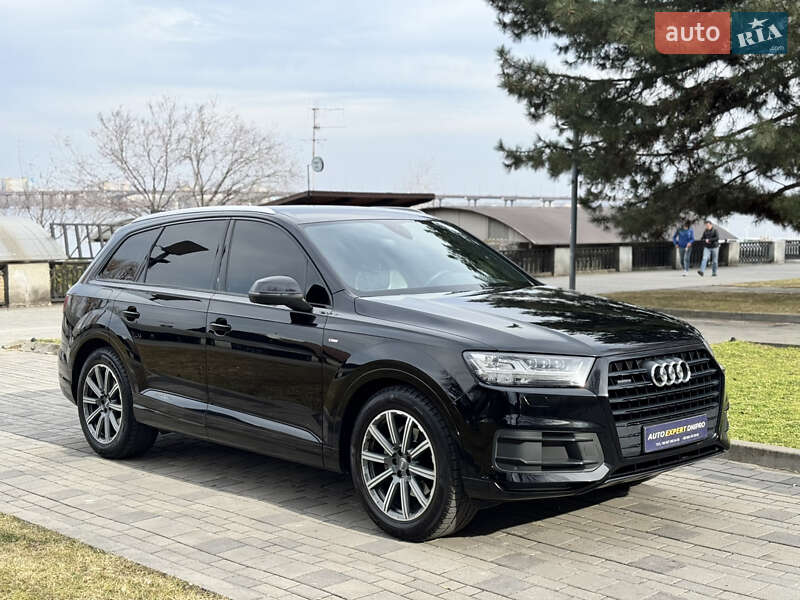 Внедорожник / Кроссовер Audi Q7 2017 в Днепре