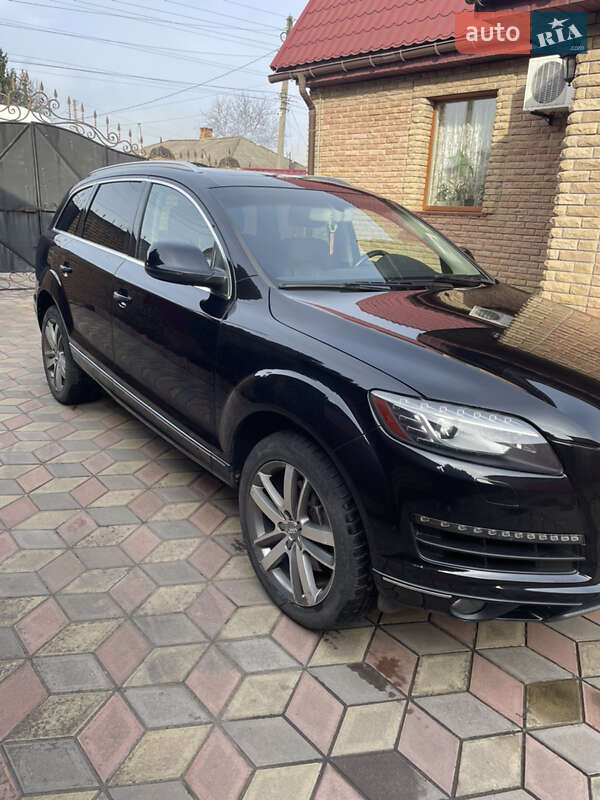 Позашляховик / Кросовер Audi Q7 2012 в Конотопі
