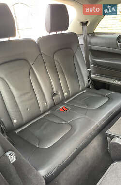 Внедорожник / Кроссовер Audi Q7 2012 в 