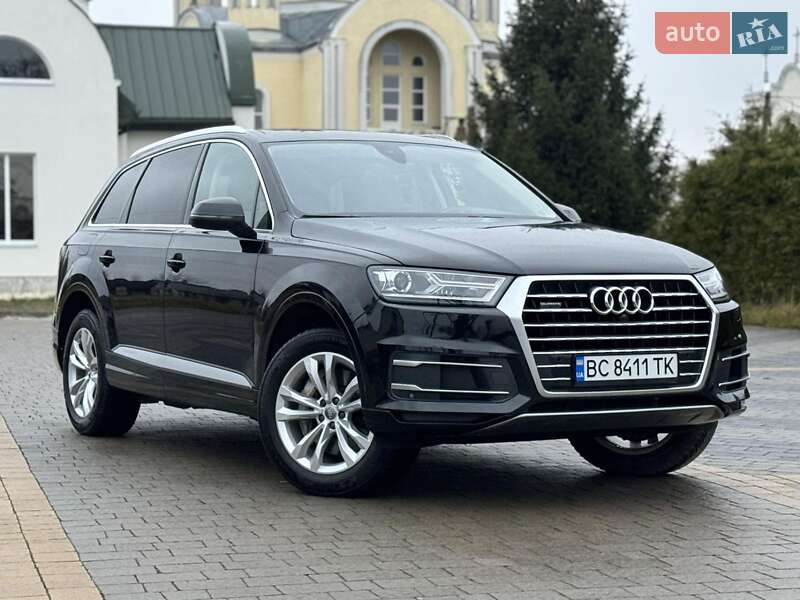Внедорожник / Кроссовер Audi Q7 2016 в 