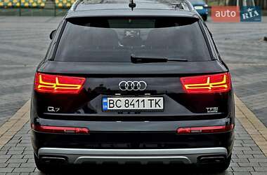 Внедорожник / Кроссовер Audi Q7 2016 в 