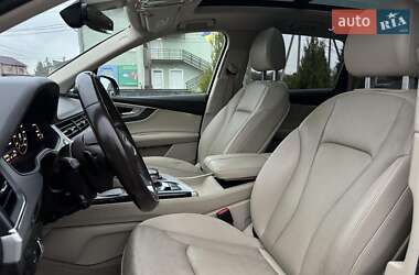 Внедорожник / Кроссовер Audi Q7 2016 в 