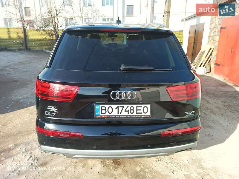 Позашляховик / Кросовер Audi Q7 2018 в Волочиську