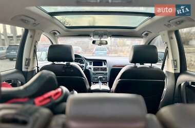 Позашляховик / Кросовер Audi Q7 2012 в 
