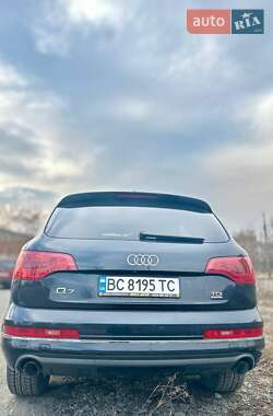 Позашляховик / Кросовер Audi Q7 2012 в 