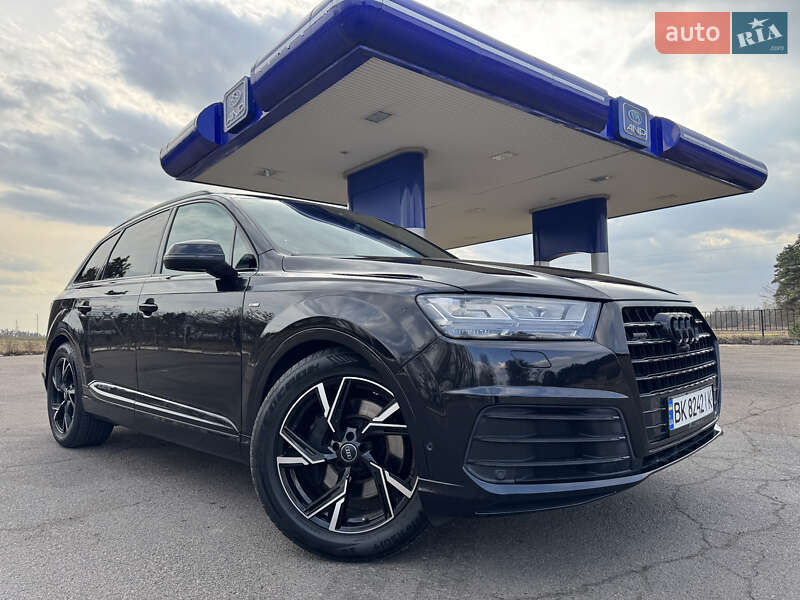 Внедорожник / Кроссовер Audi Q7 2015 в Дубно