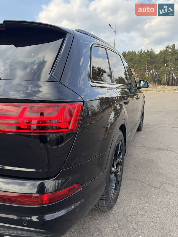 Внедорожник / Кроссовер Audi Q7 2015 в Дубно