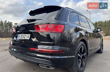 Внедорожник / Кроссовер Audi Q7 2015 в Дубно