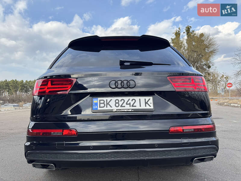 Внедорожник / Кроссовер Audi Q7 2015 в Дубно