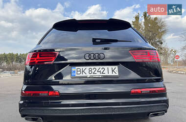 Внедорожник / Кроссовер Audi Q7 2015 в Дубно