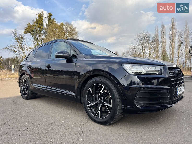 Внедорожник / Кроссовер Audi Q7 2015 в Дубно