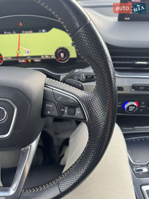 Внедорожник / Кроссовер Audi Q7 2015 в Дубно