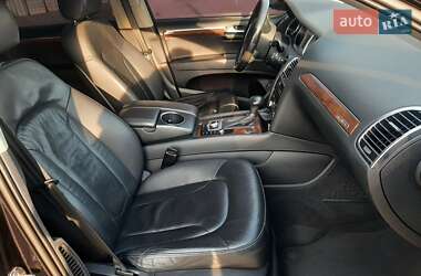 Позашляховик / Кросовер Audi Q7 2012 в 