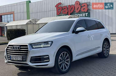Позашляховик / Кросовер Audi Q7 2018 в 