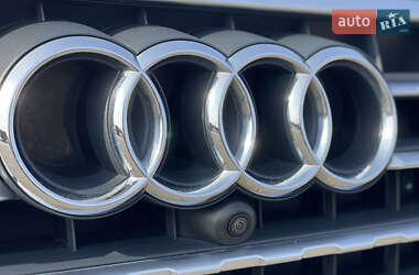 Позашляховик / Кросовер Audi Q7 2018 в 