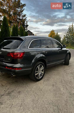 Позашляховик / Кросовер Audi Q7 2015 в 