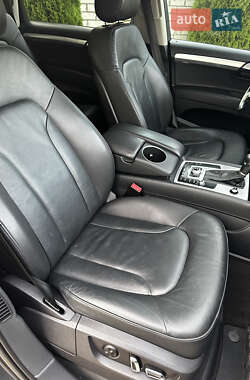 Позашляховик / Кросовер Audi Q7 2015 в 