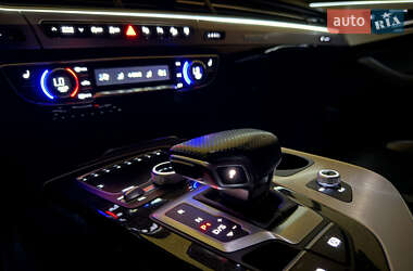 Внедорожник / Кроссовер Audi Q7 2015 в 