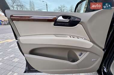 Внедорожник / Кроссовер Audi Q7 2011 в 
