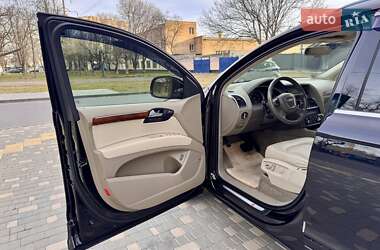 Внедорожник / Кроссовер Audi Q7 2011 в 