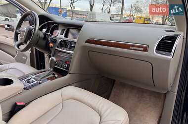 Внедорожник / Кроссовер Audi Q7 2011 в 