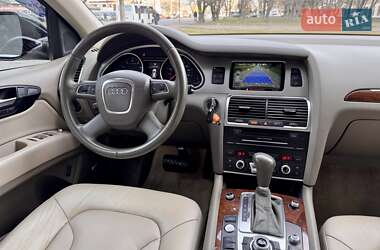 Внедорожник / Кроссовер Audi Q7 2011 в 