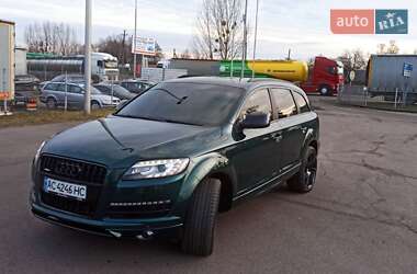 Позашляховик / Кросовер Audi Q7 2010 в 