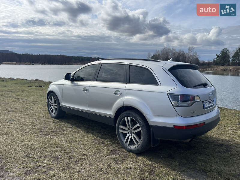Позашляховик / Кросовер Audi Q7 2008 в Кременці