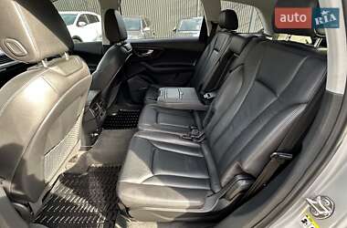 Внедорожник / Кроссовер Audi Q7 2017 в 