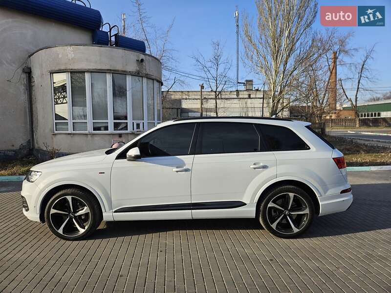 Позашляховик / Кросовер Audi Q7 2018 в Запоріжжі