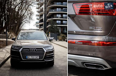 Позашляховик / Кросовер Audi Q7 2018 в 