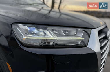 Внедорожник / Кроссовер Audi Q7 2016 в 
