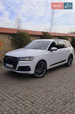 Внедорожник / Кроссовер Audi Q7 2016 в Черновцах