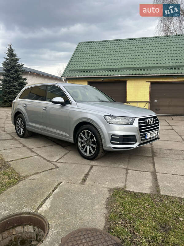 Позашляховик / Кросовер Audi Q7 2017 в 