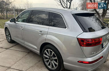 Позашляховик / Кросовер Audi Q7 2017 в 