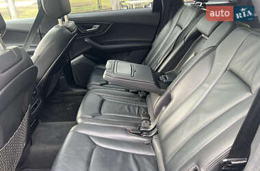 Позашляховик / Кросовер Audi Q7 2017 в 