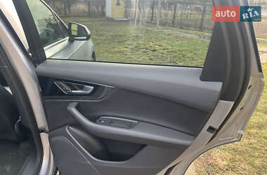 Позашляховик / Кросовер Audi Q7 2017 в 