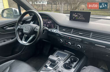 Позашляховик / Кросовер Audi Q7 2017 в 