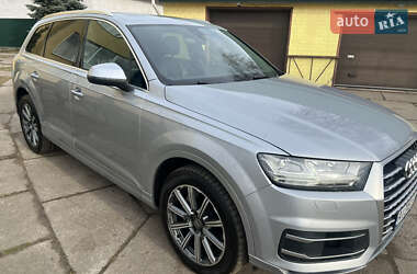 Позашляховик / Кросовер Audi Q7 2017 в 