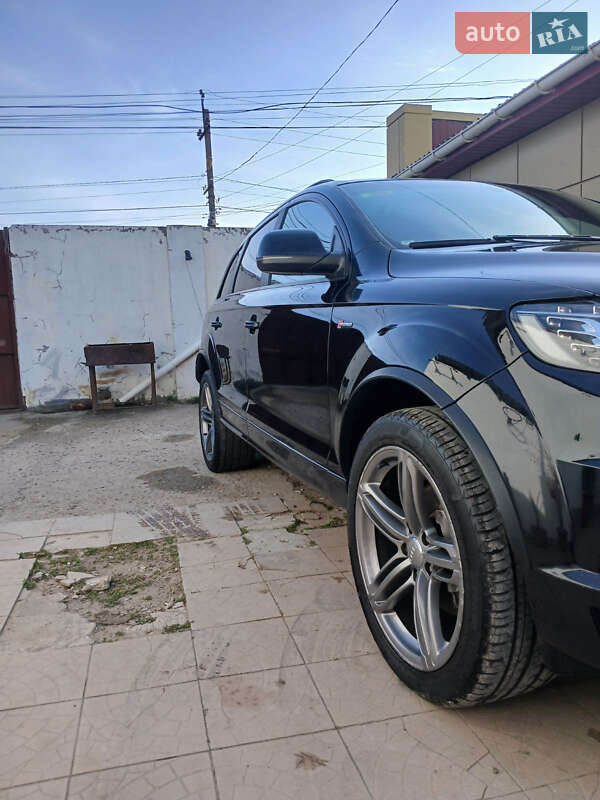 Позашляховик / Кросовер Audi Q7 2013 в Одесі