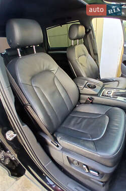 Позашляховик / Кросовер Audi Q7 2013 в 