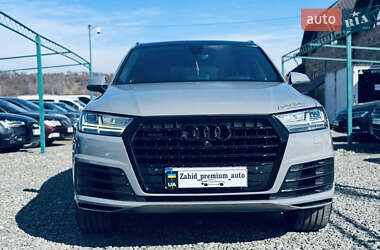 Внедорожник / Кроссовер Audi Q7 2016 в 