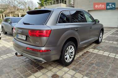 Внедорожник / Кроссовер Audi Q7 2015 в 