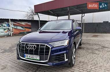 Позашляховик / Кросовер Audi Q7 2023 в 